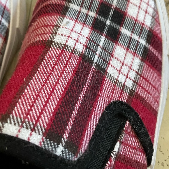 Forever 21 Slip On Shoes - Picture 2 of 3